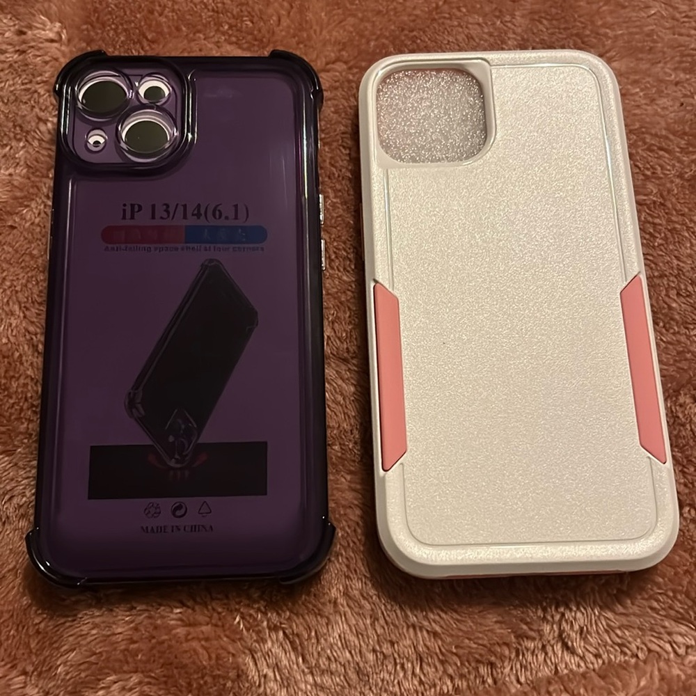 2 Iphone 14 phone cases